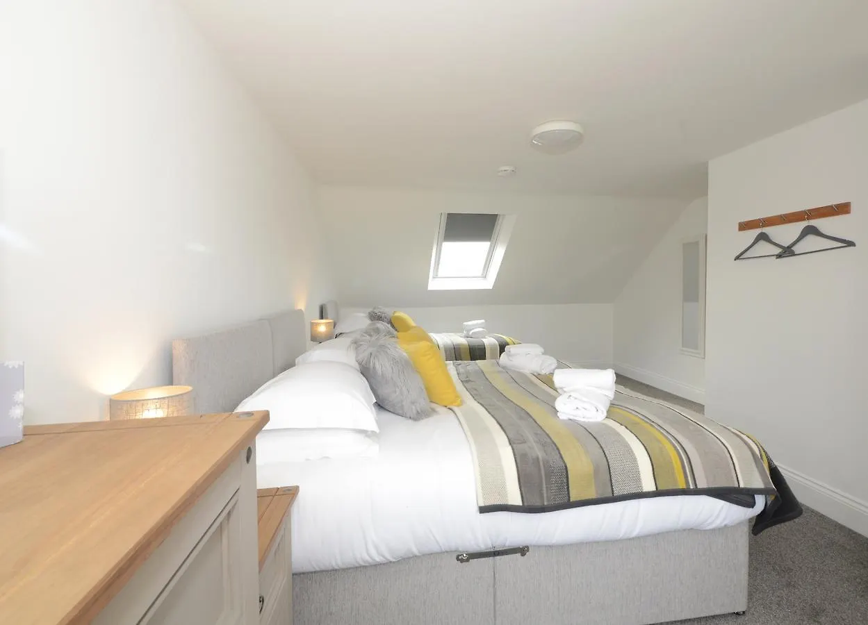 بيت للعطل York Boutique House- Spacious & Stylish With Free Parking